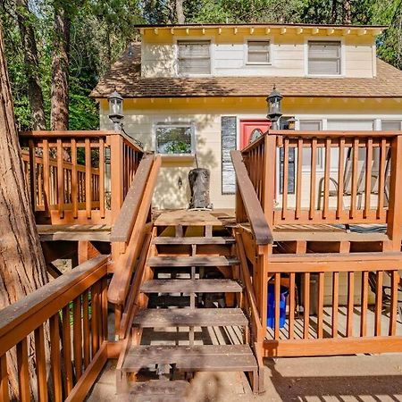 The Yellow Cottage In The Woods Skyforest Exterior photo